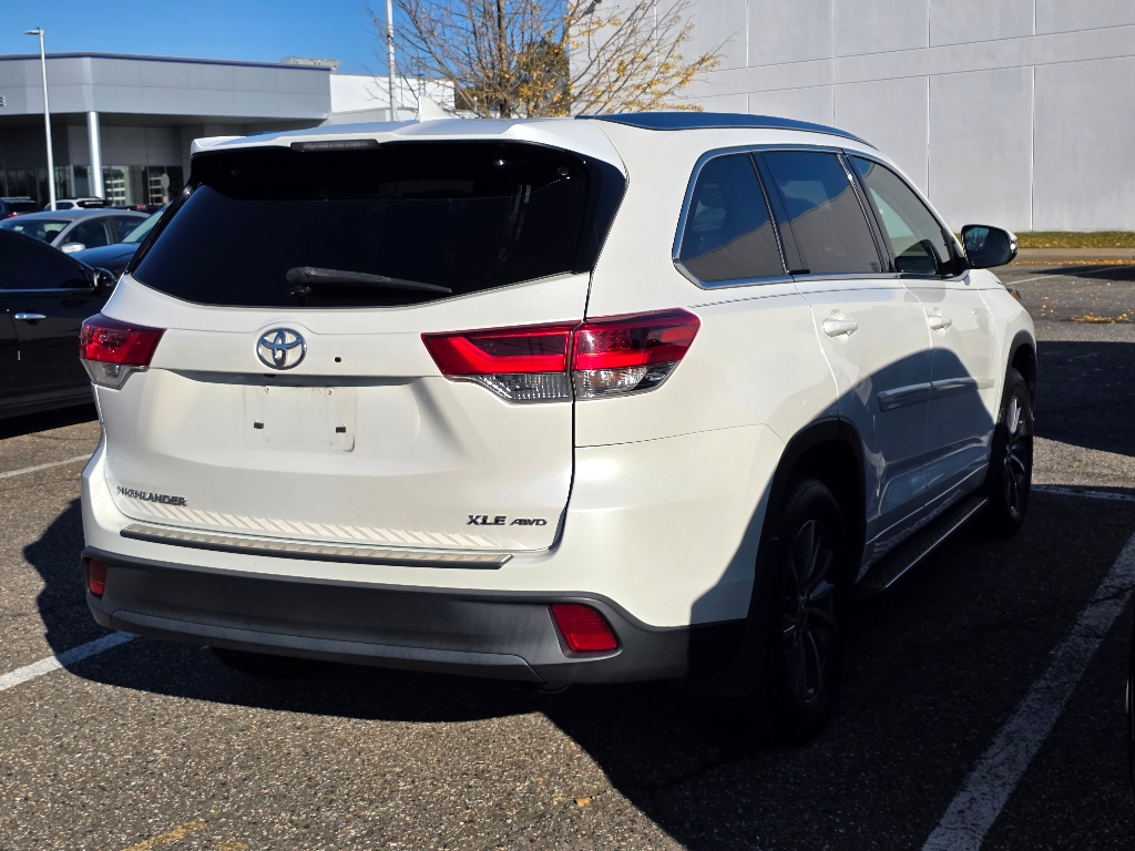 2017 Toyota Highlander XLE photo 3