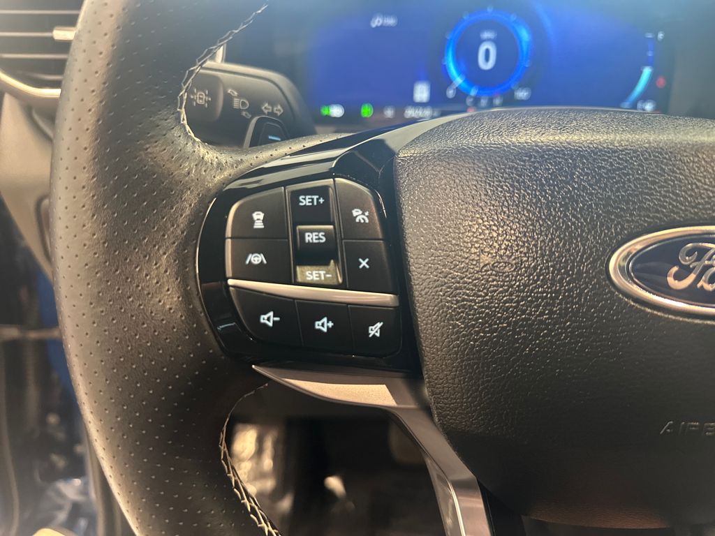 2023 Ford Explorer ST photo 19