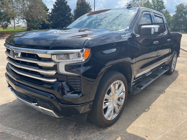 2023 Chevrolet Silverado 1500 High Country photo 2