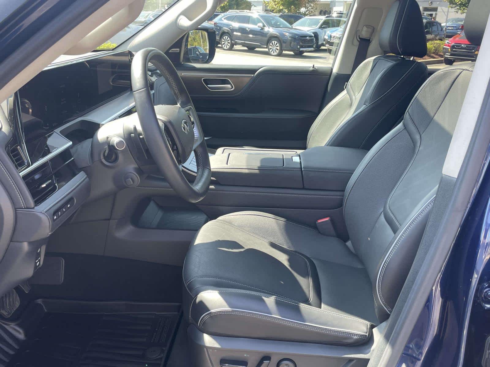 2025 Infiniti QX80 Luxe photo 11