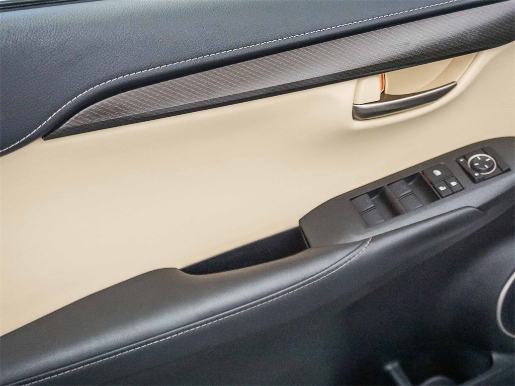 2017 Lexus NX 200t Luxury photo 18