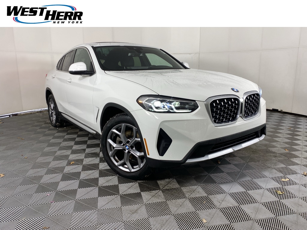 2025 BMW X4 30i's photo