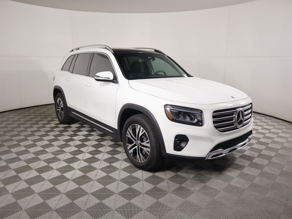2026 Mercedes Benz GLB 250 photo 2