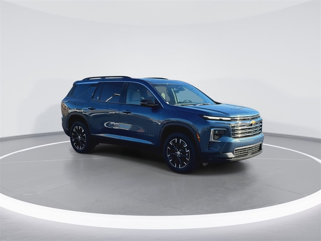 2026 Chevrolet Traverse photo 2