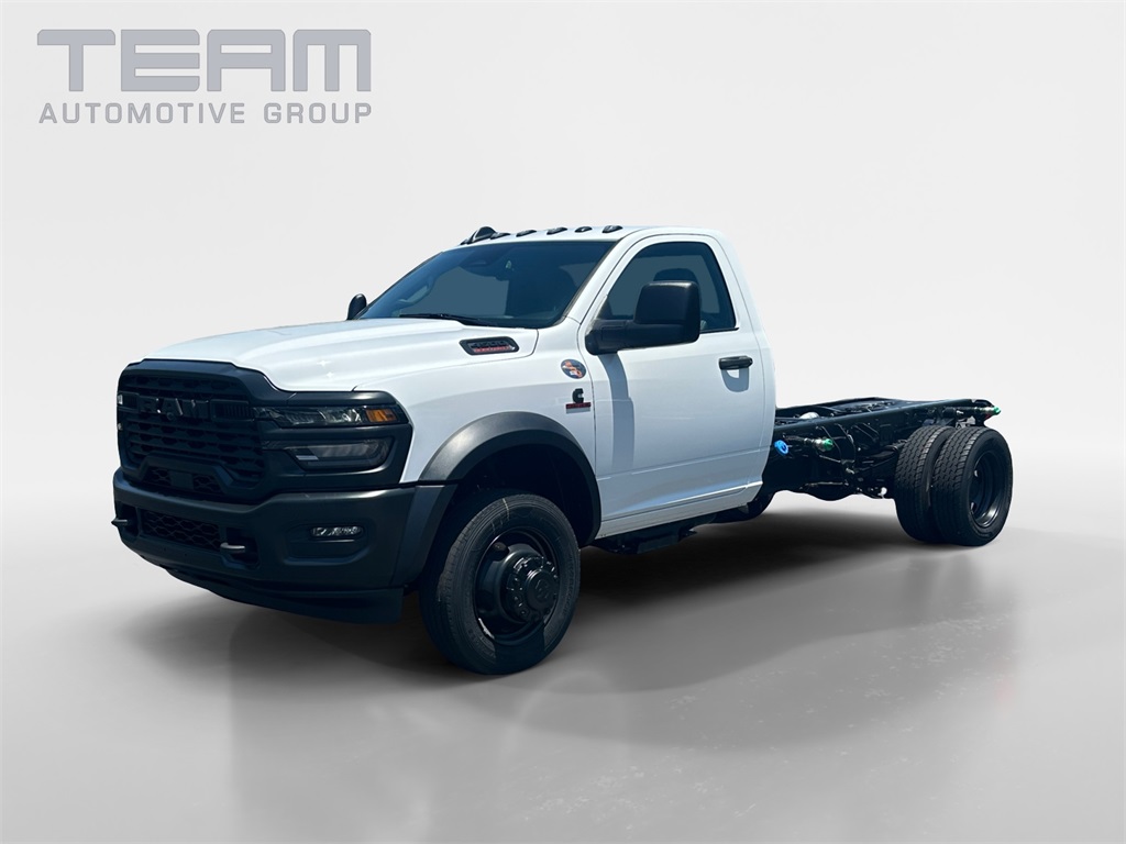 2025 Ram 4500 Tradesman photo 3