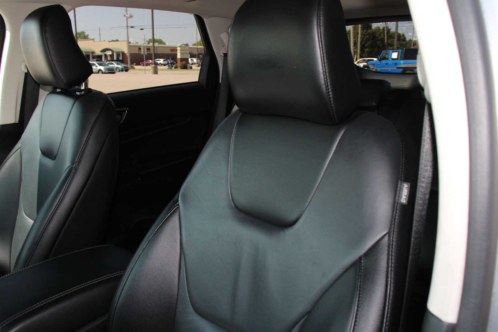 2022 Ford Edge Titanium photo 14
