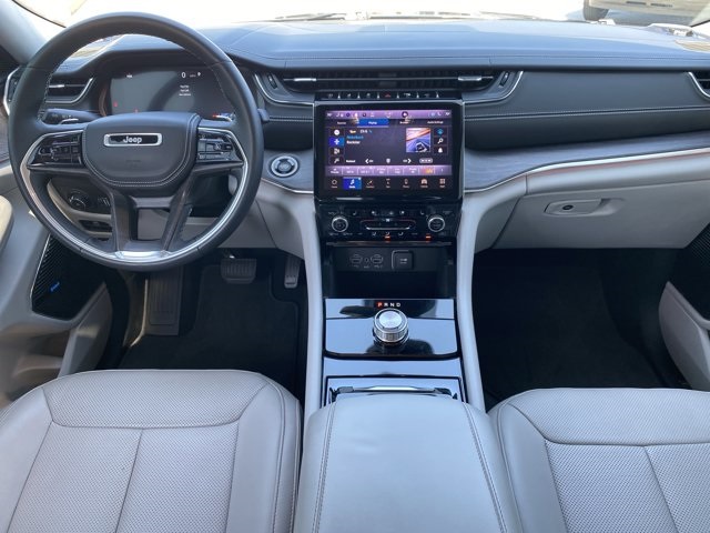 2022 Jeep Grand Cherokee Overland photo 13