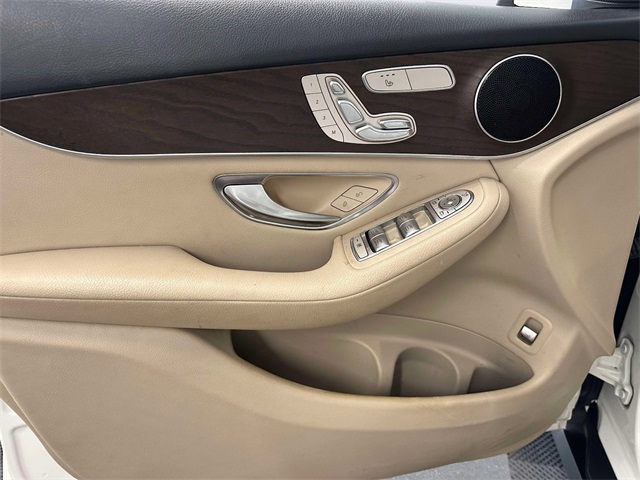2018 Mercedes Benz GLC 300 4MATIC photo 10