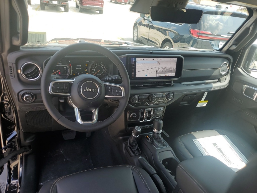 2025 Jeep Wrangler Sahara photo 14
