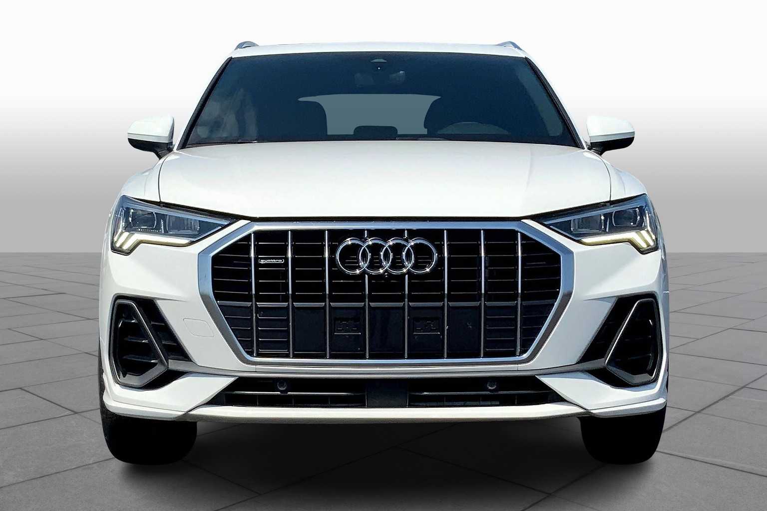 2022 Audi Q3 S line Premium Plus photo 3
