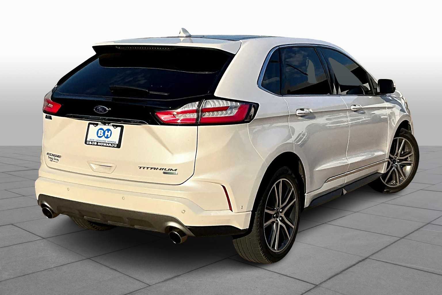 2019 Ford Edge Titanium photo 11