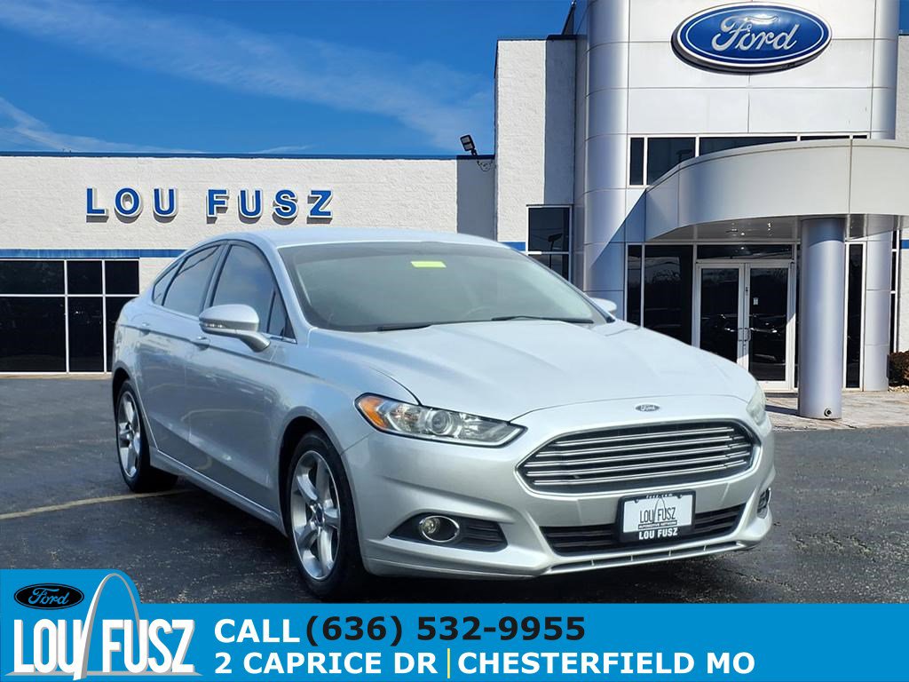 2016 Ford Fusion SE's photo