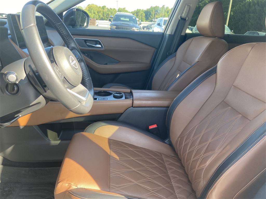 2024 Nissan Rogue Platinum photo 13