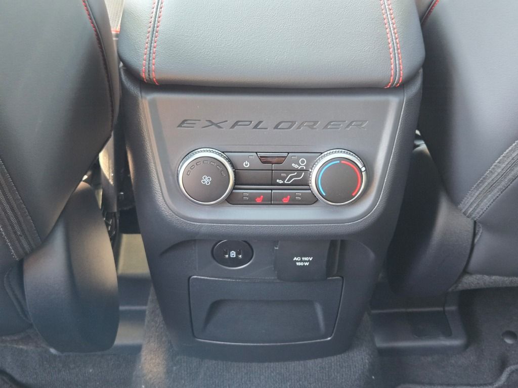 2025 Ford Explorer ST photo 19