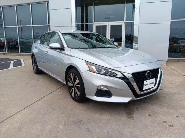 2022 Nissan Altima 2.5 SV photo 6