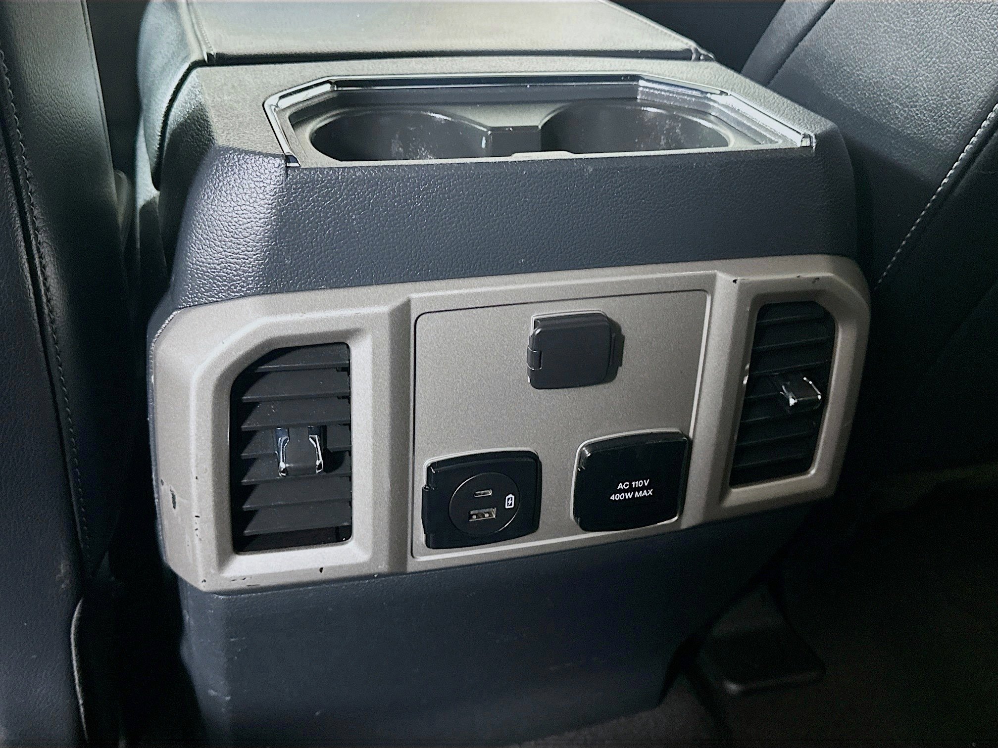 2022 Ford F-250 Lariat photo 21