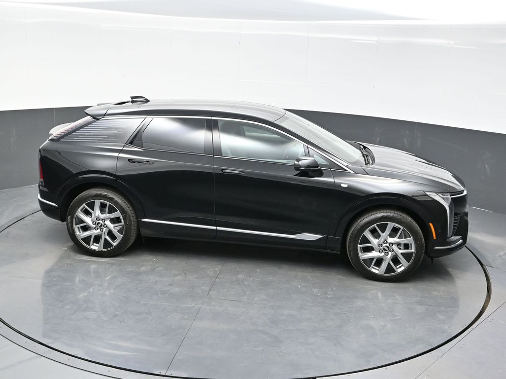 2025 Cadillac Optiq Luxury photo 31