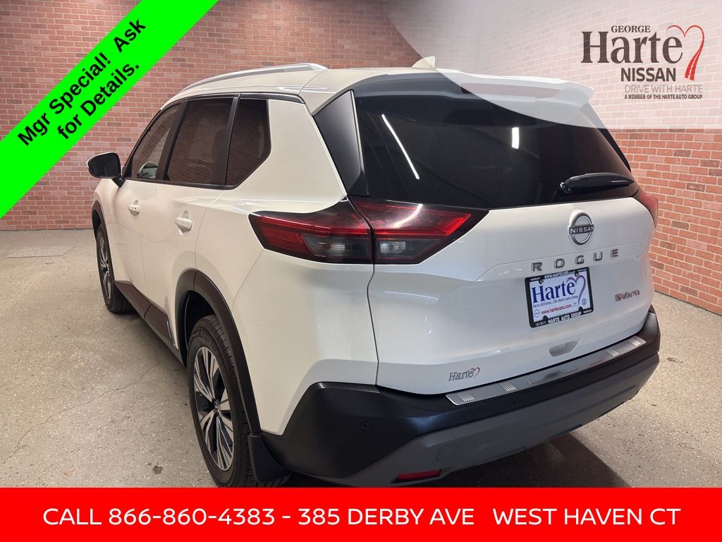 2022 Nissan Rogue SV photo 4