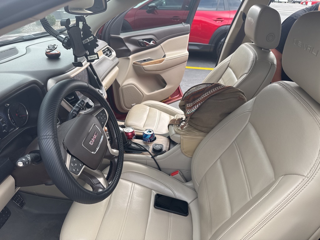 2019 Gmc Acadia Denali photo 3