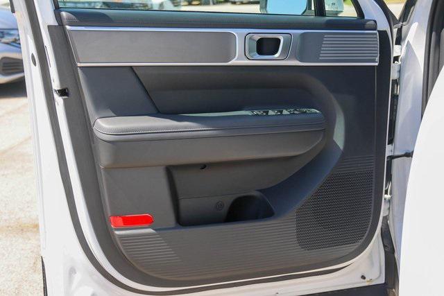 New 2026 Hyundai SEL FWD image 9
