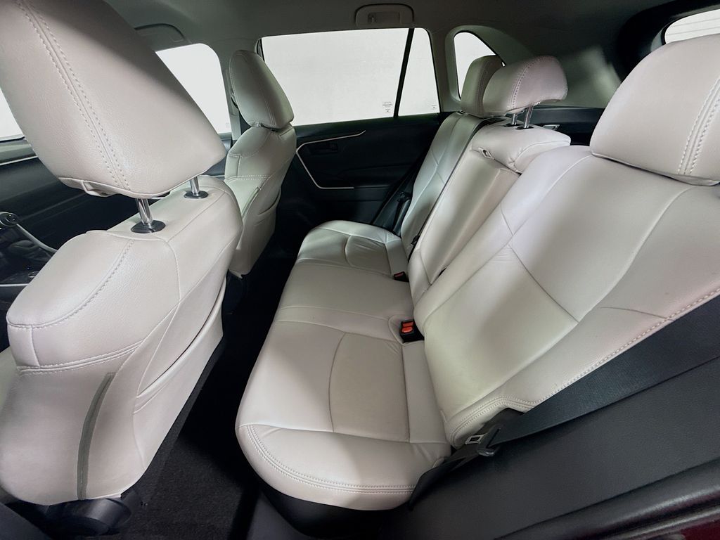 2021 Toyota RAV4 Hybrid LE photo 21