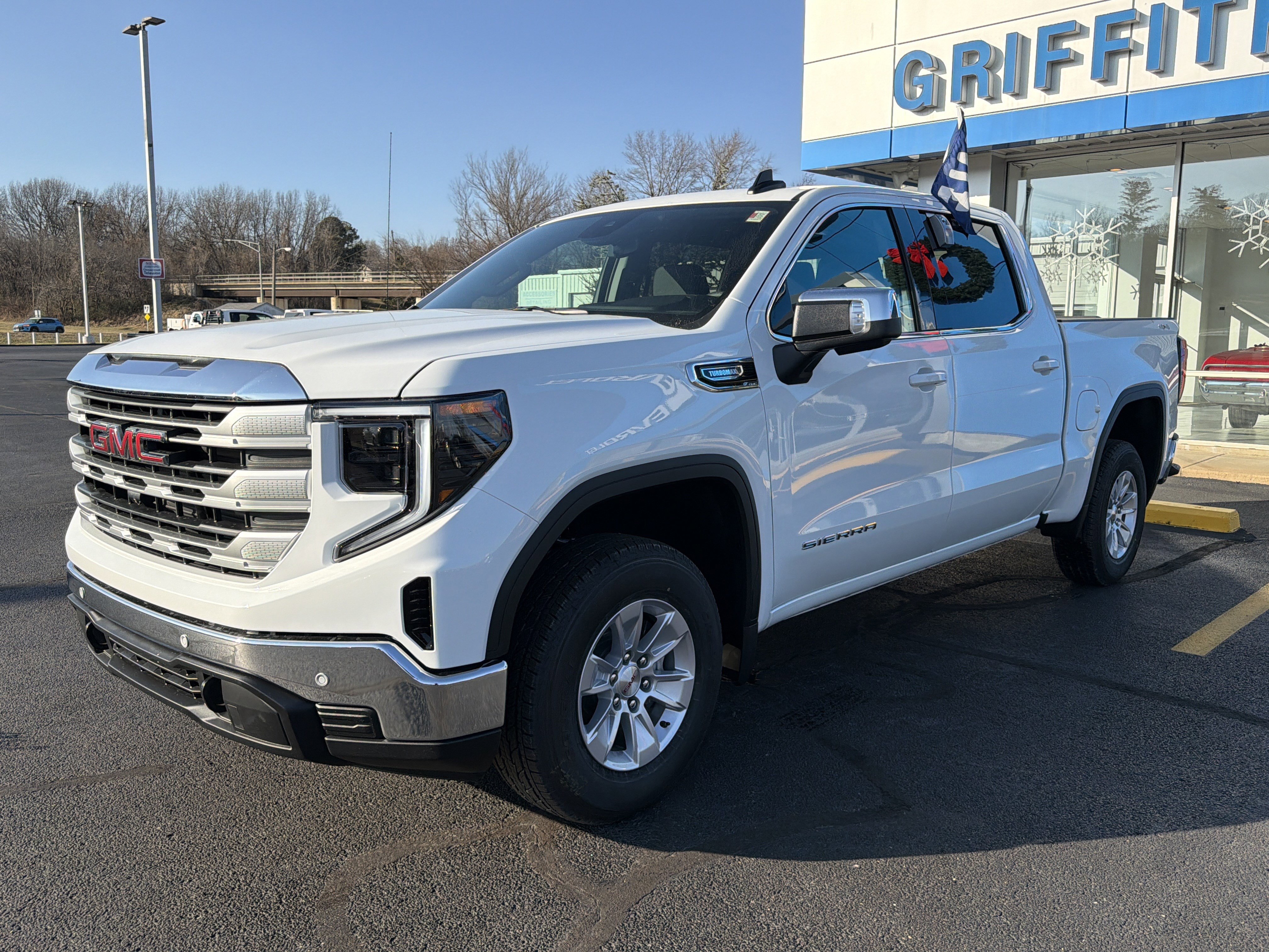 2026 GMC Sierra 1500 SLE's photo