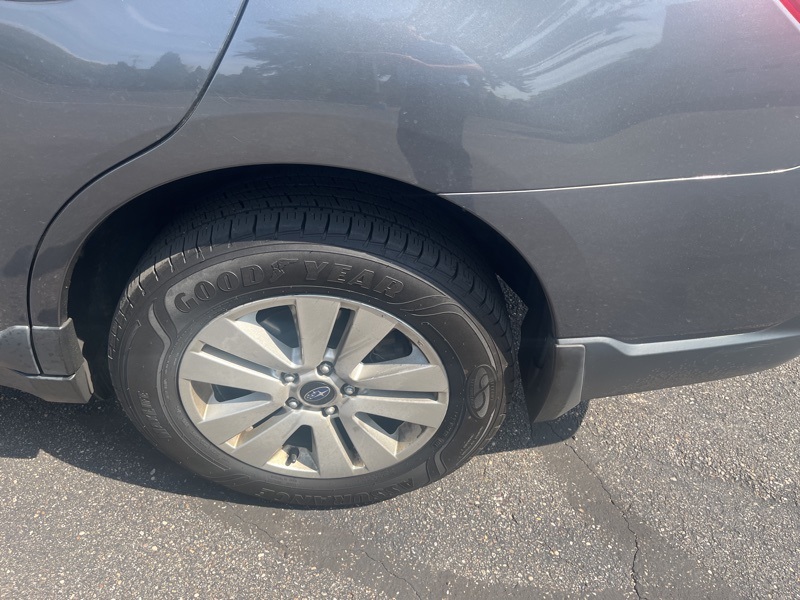 2018 Subaru Outback 2.5i Premium photo 6