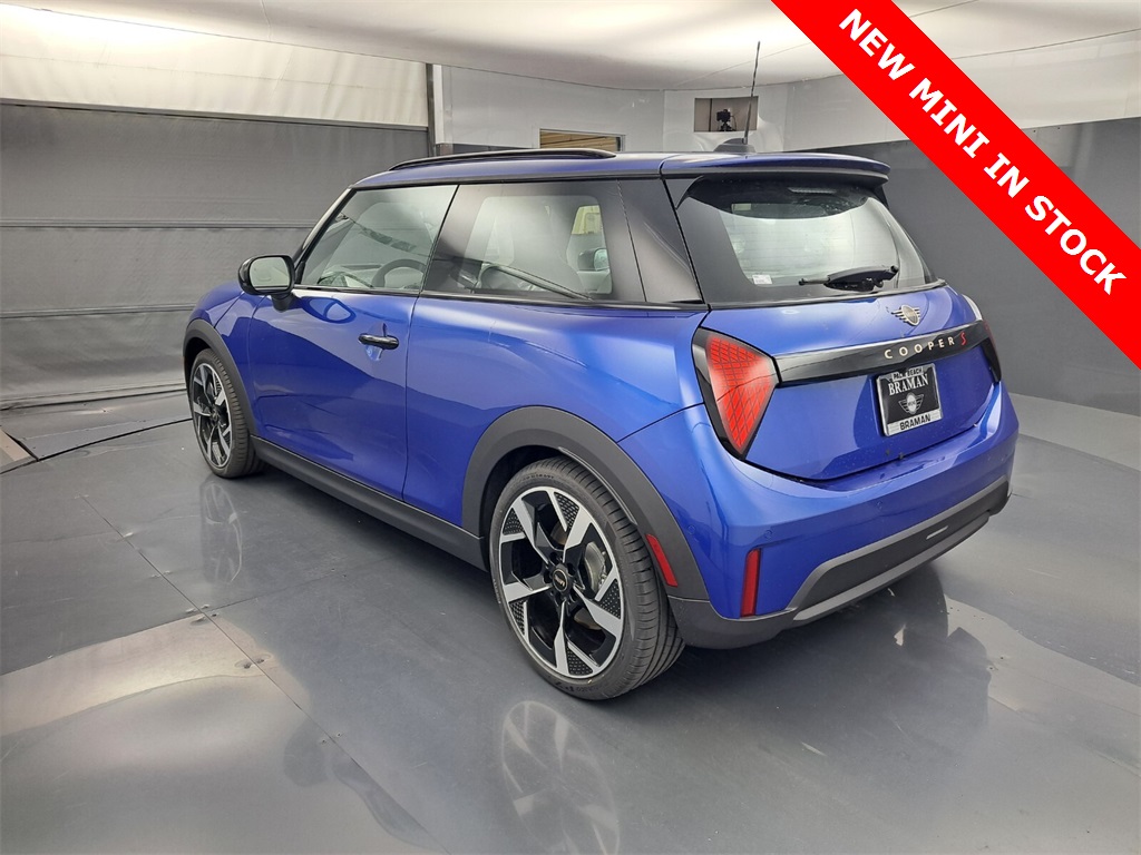 2025 Mini Cooper 2 Door Hardtop Signature photo 5