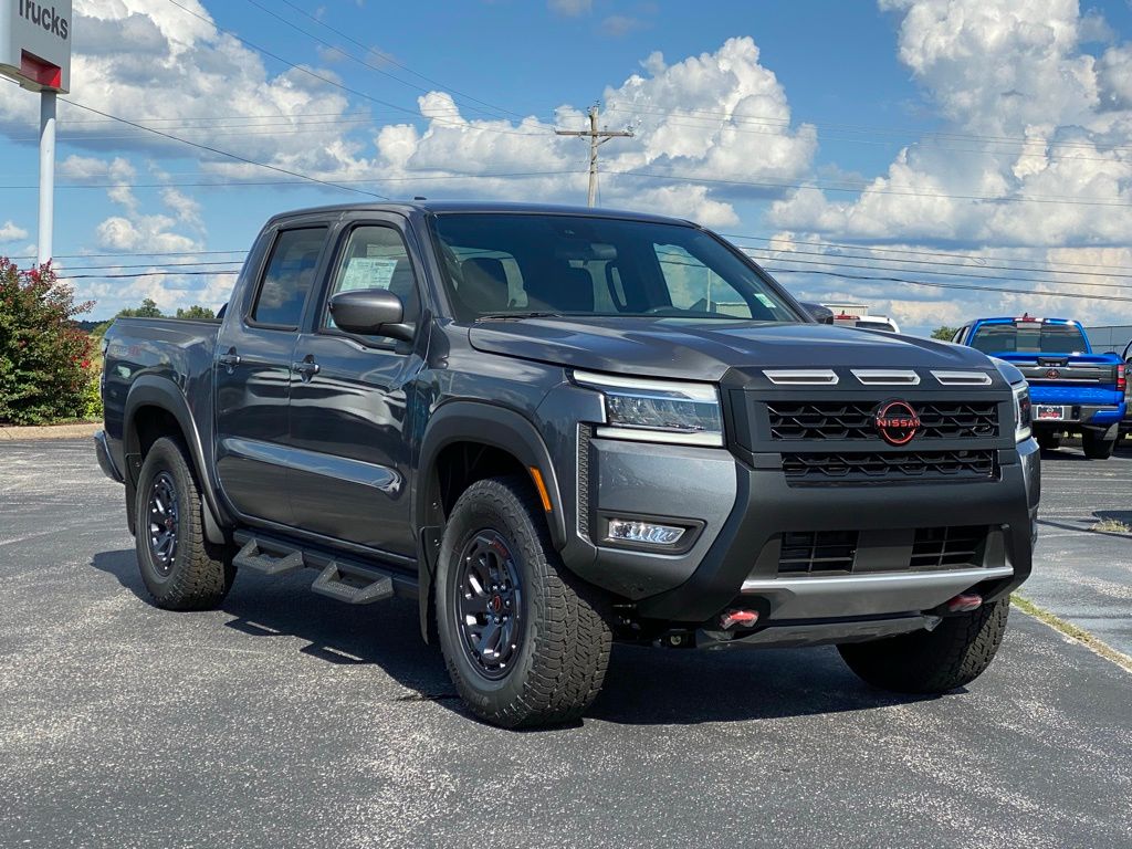 2025 Nissan Frontier PRO-4X photo 2