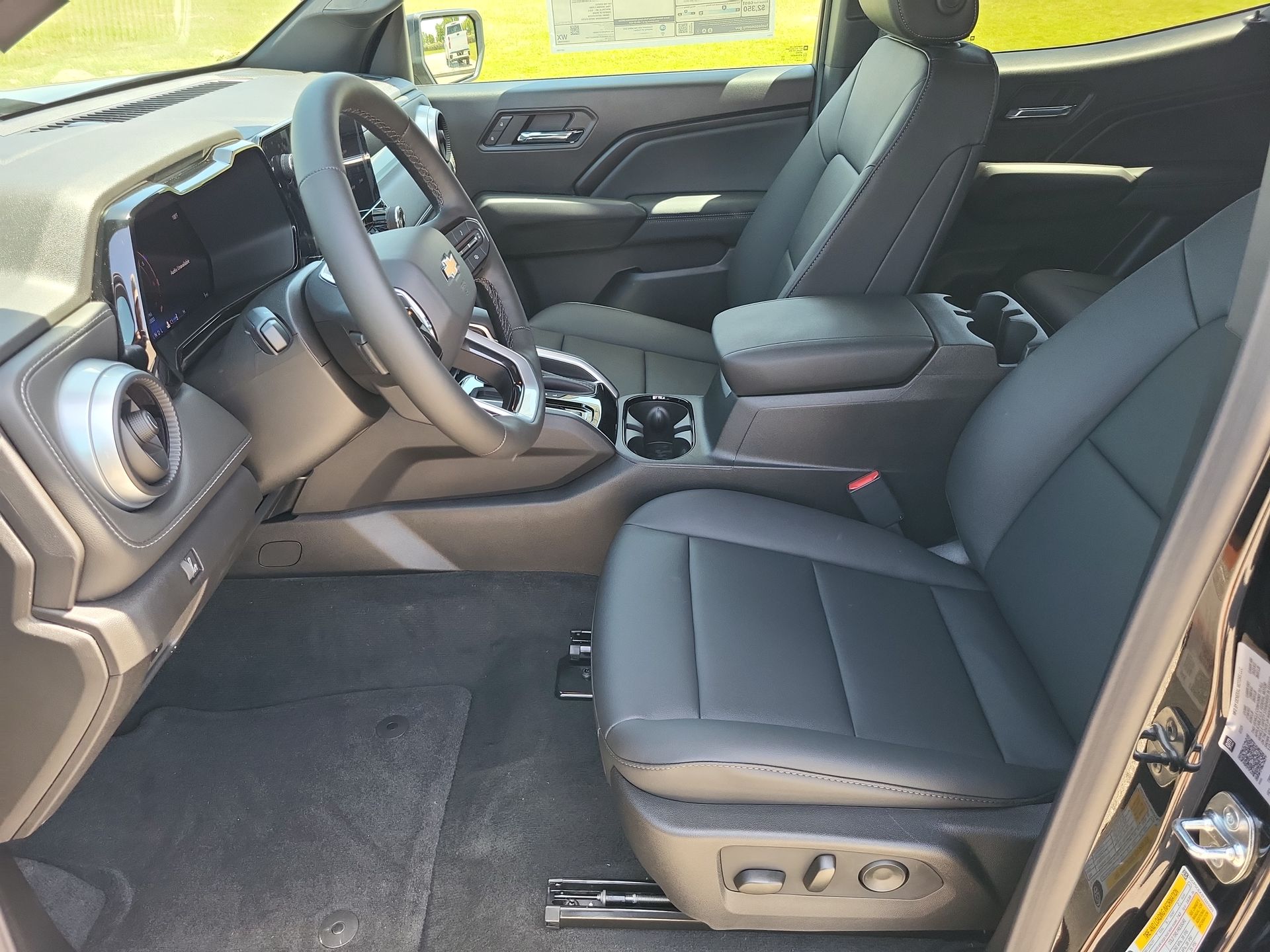 2026 Chevrolet Colorado LT photo 17