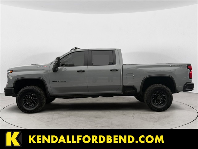 2024 Chevrolet Silverado 2500HD ZR2 photo 2