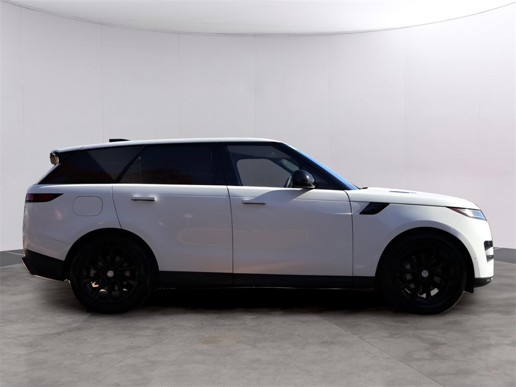 2025 Land Rover Range Rover Sport SE photo 4