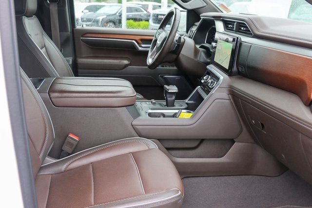 Used 2023 White GMC Denali image 20
