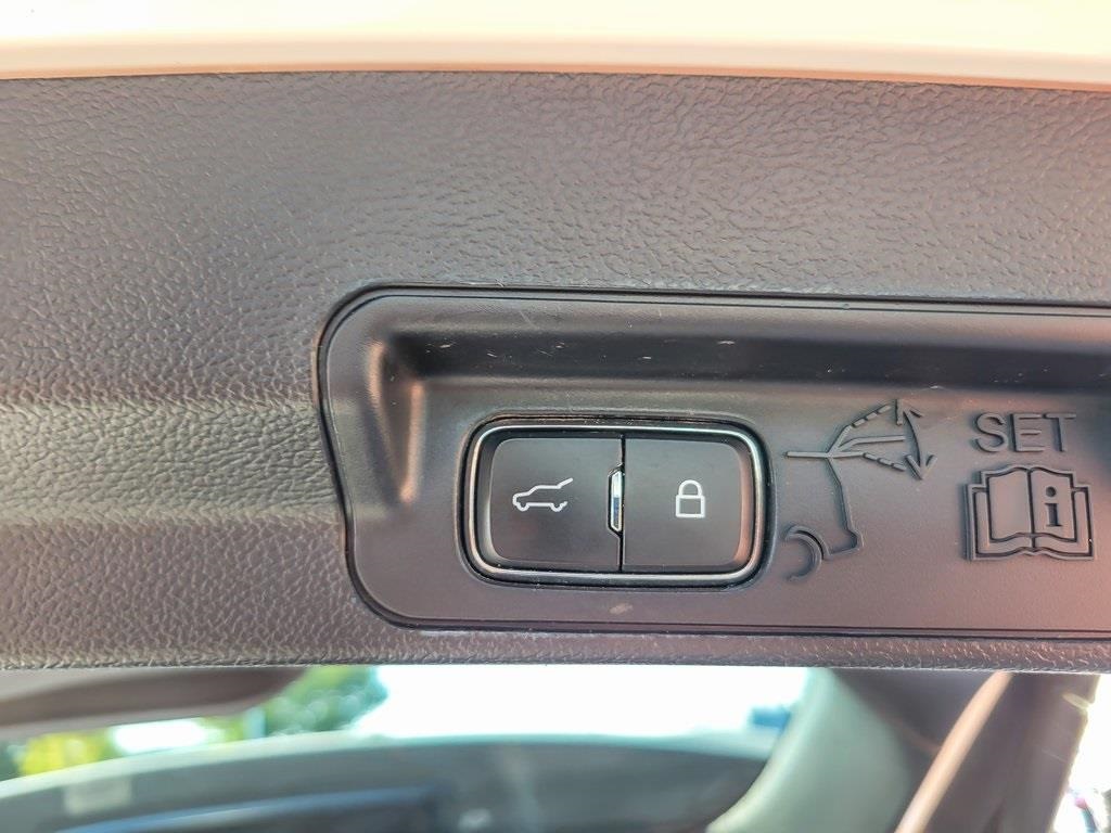 2020 Ford Explorer ST photo 20