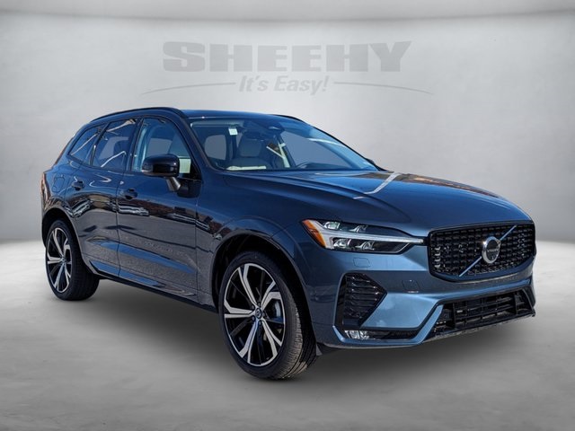 2025 Volvo XC60 B5 photo 2