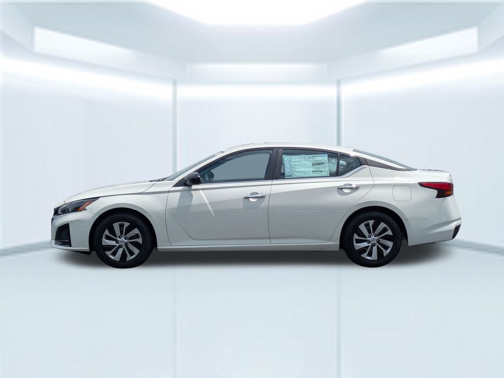 2025 Nissan Altima 2.5 S photo 2