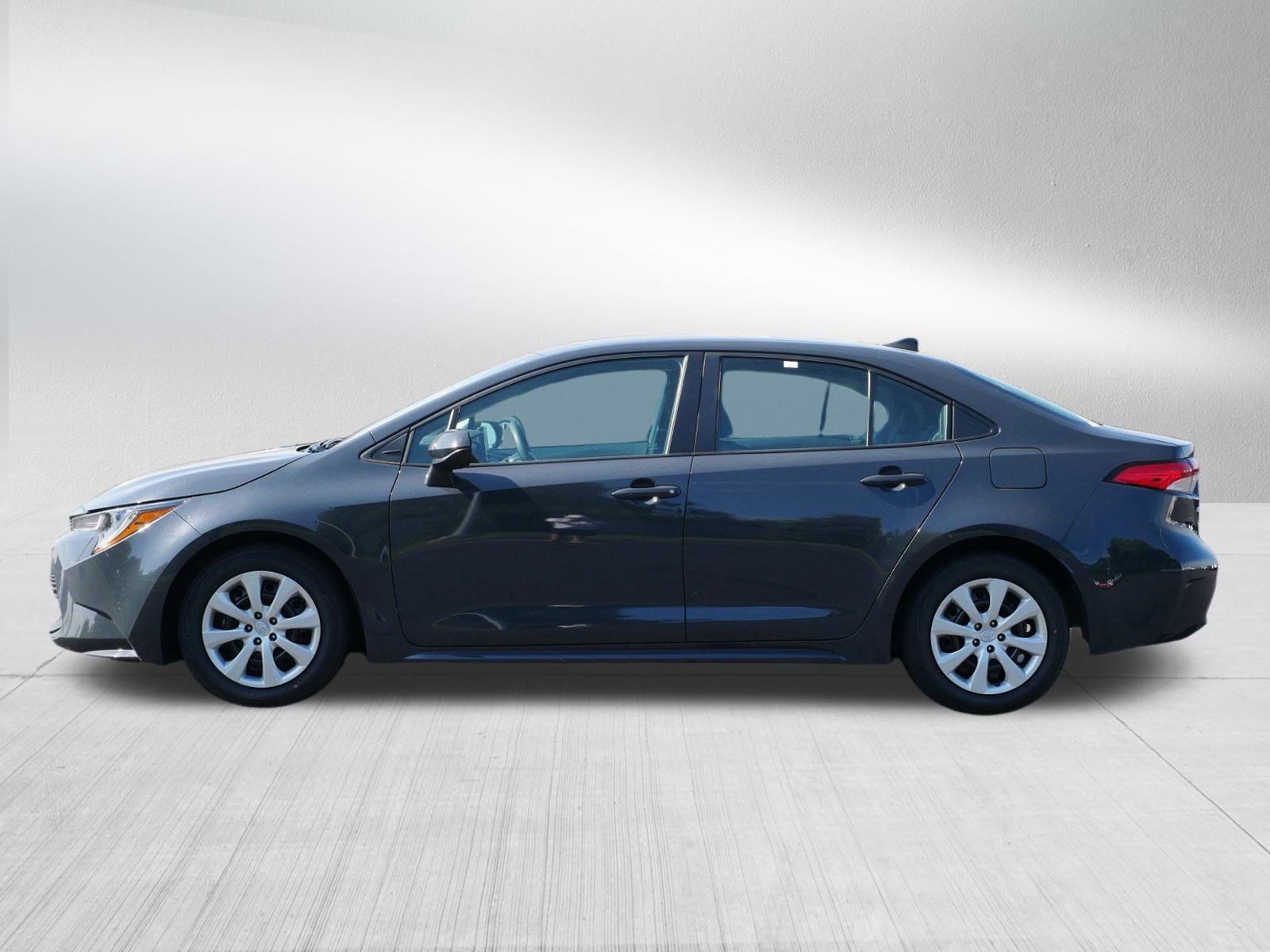 2024 Toyota Corolla LE photo 3