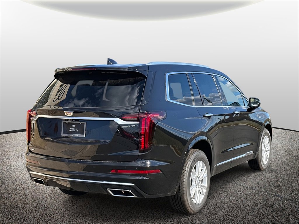 2025 Cadillac XT6 Luxury photo 2