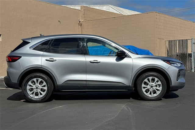 2023 Ford Escape Active photo 2