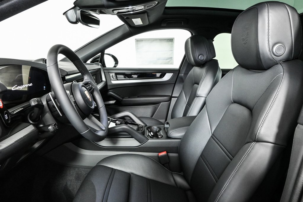 2026 Porsche Cayenne Coupe photo 4