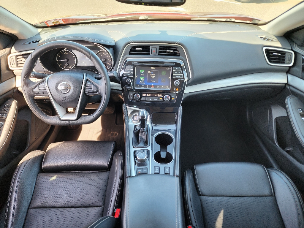 2017 Nissan Maxima SV photo 2