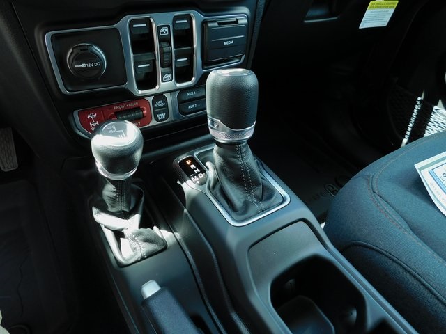 2025 Jeep Wrangler Rubicon photo 20