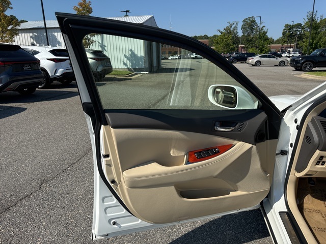 2012 Lexus ES 350 photo 10
