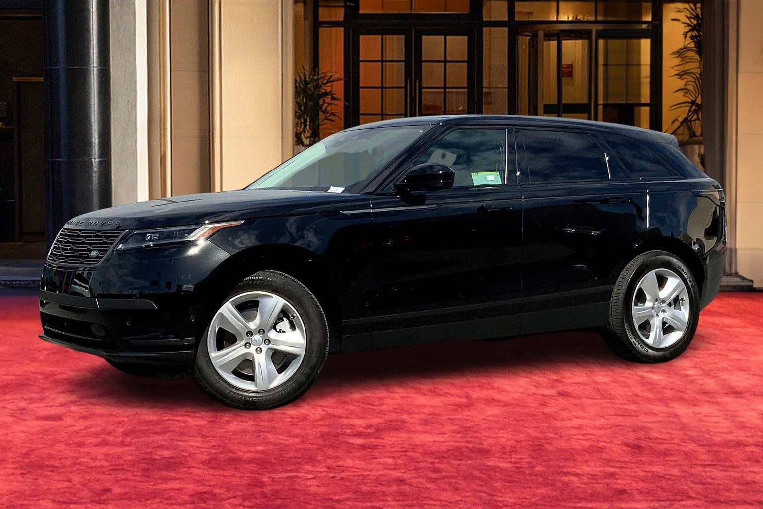 2025 Land Rover Range Rover Velar S's photo