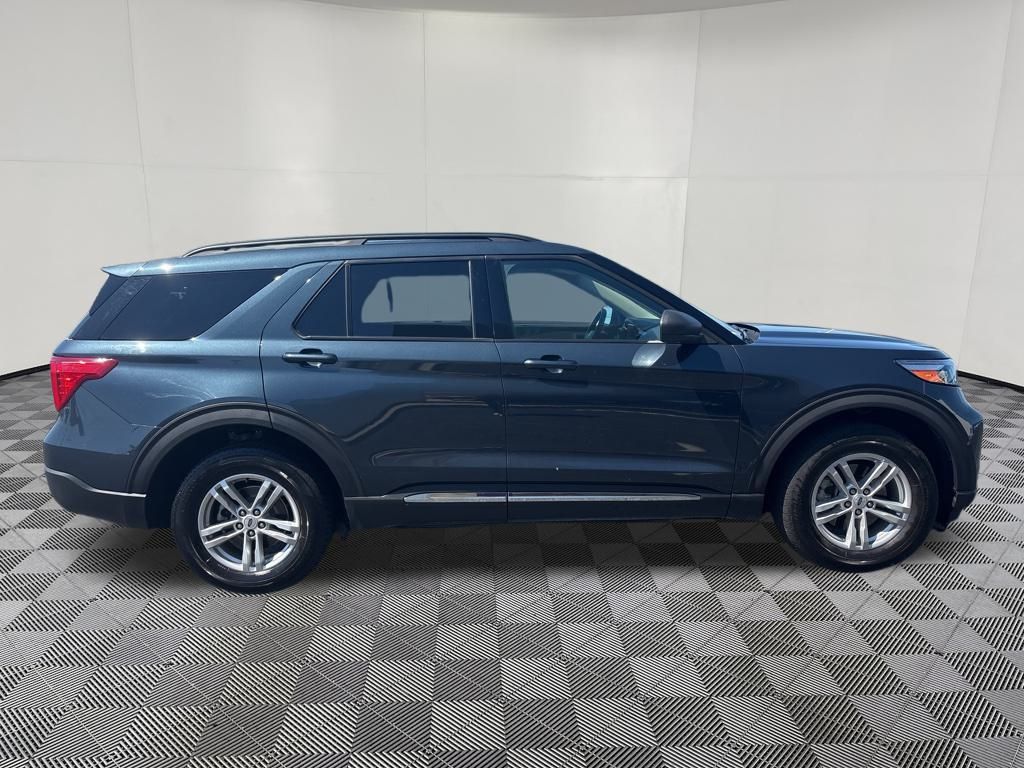 2023 Ford Explorer XLT photo 4