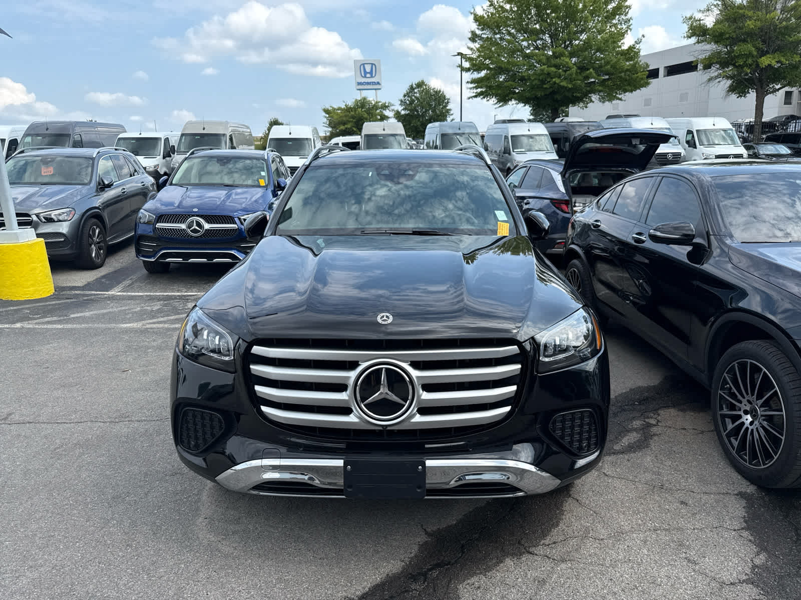 2025 Mercedes Benz GLS 450 4MATIC photo 6