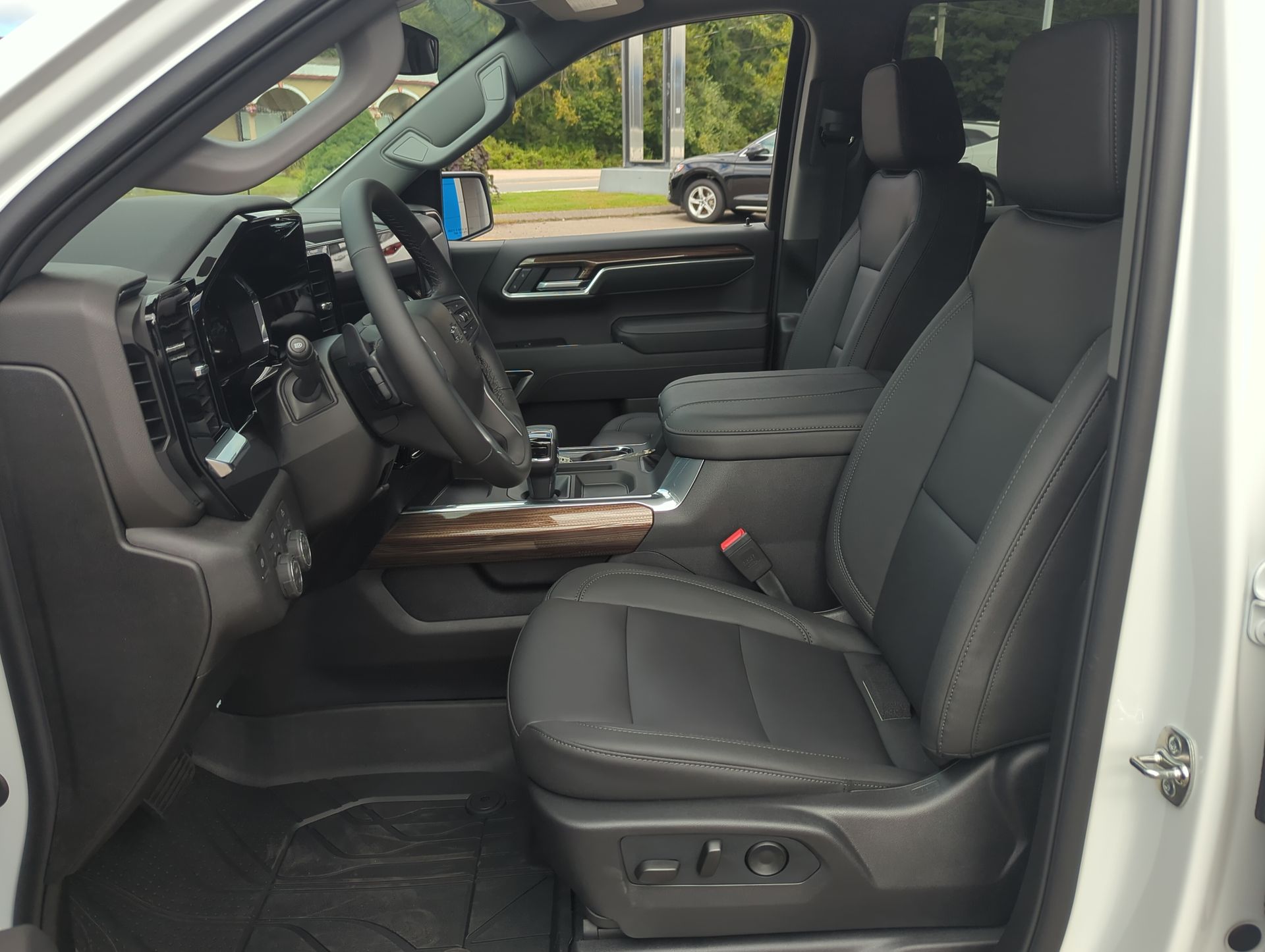 2026 Chevrolet Silverado 1500 RST photo 12