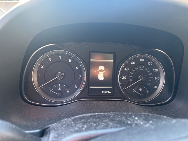 2023 Hyundai Kona SE photo 2