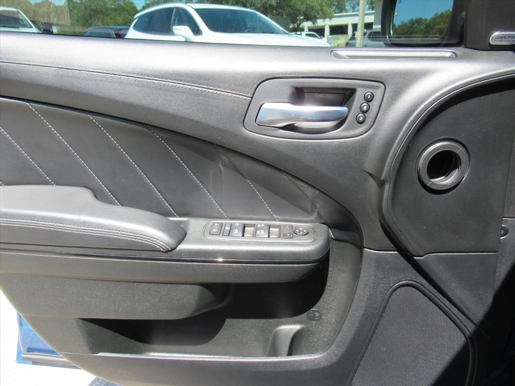 2022 Dodge Charger R/T photo 19