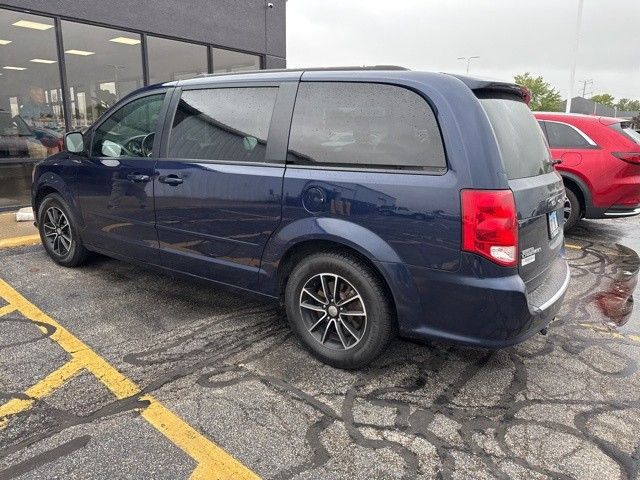 2017 Dodge Grand Caravan GT photo 4